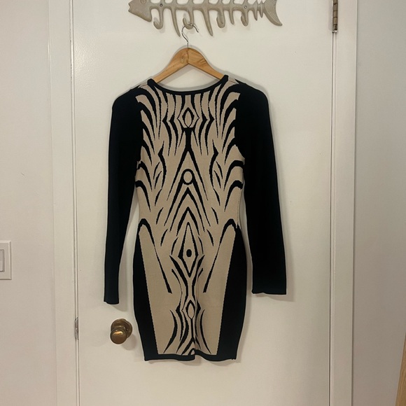 Tight Long Sleeve Funky Black/White Dress - Picture 2 of 3
